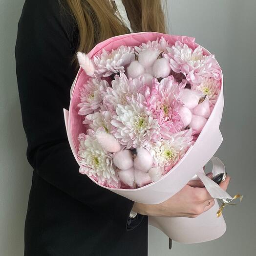 Букет розовых хризантем