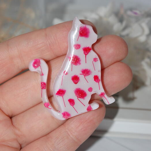 Брошь кошка из эпоксидной смолы