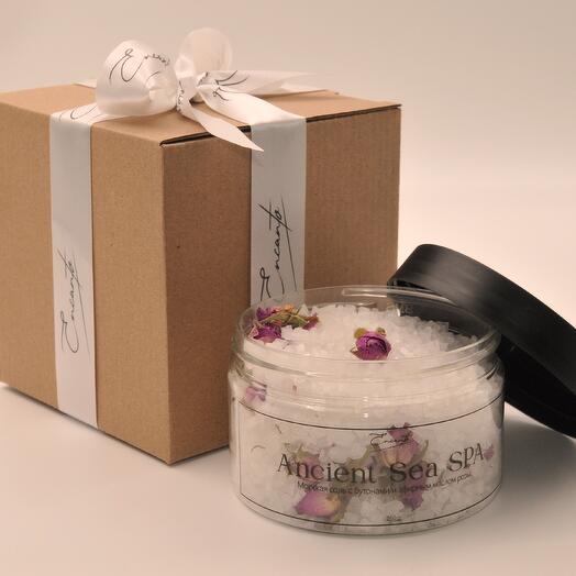 Соль для ванны с эфирным маслом и сухоцветами красной розы