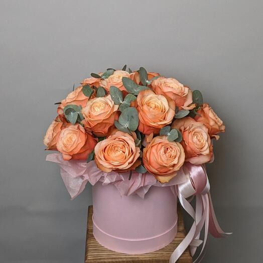Композиция "Кахала" в шляпной коробке