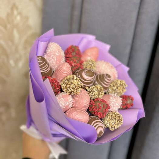 Клубника в шоколаде 19 шт ФИОЛЕТ