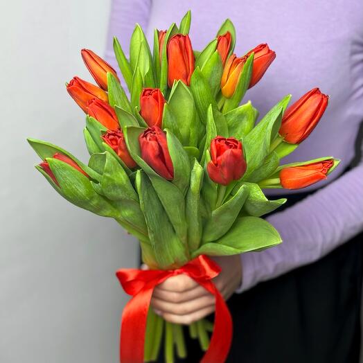 Букет из 15 красных тюльпанов