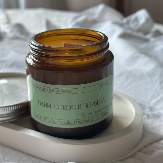 Свеча «Лайм, кокос и вербена» из натурального воска
