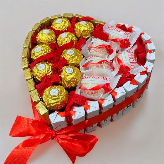 Торт из конфет Ferrero Rocher и Rafaello