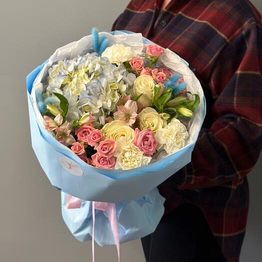 Букет с гортензией 997