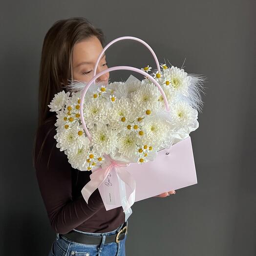 Handbag with chrysanthemums and thanacetum (daisies)