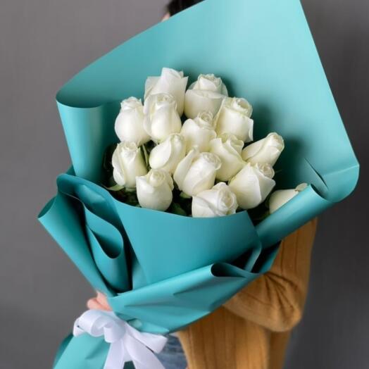 Розы белые 15 шт