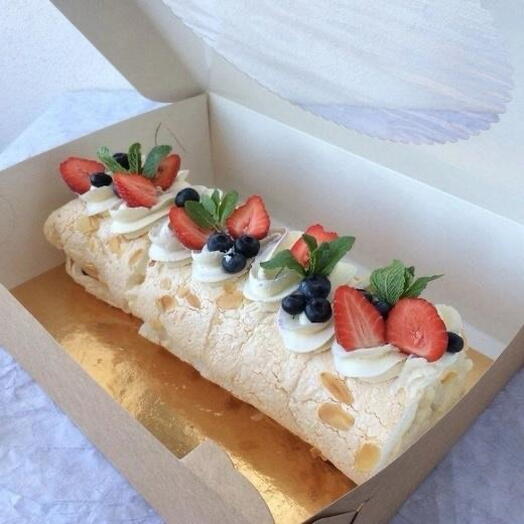 Меренговый рулет с ягодами(клубника;голубика)