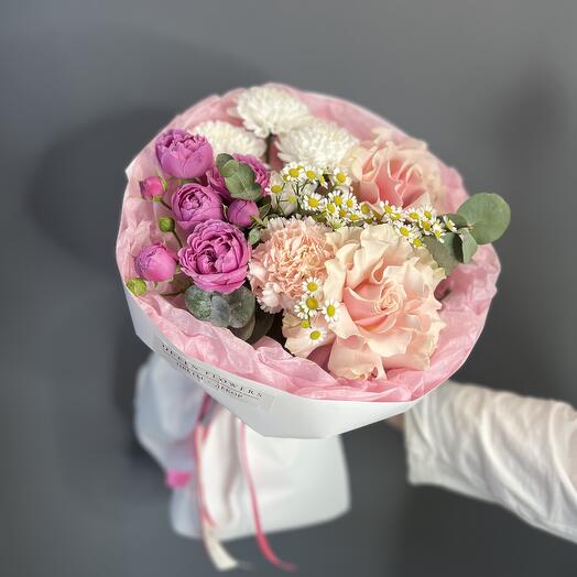 Сборный нежный букет с розами🌸
