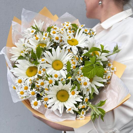 Букет с ромашками