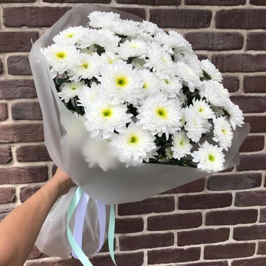 Букет из 7 кустовых хризантем Командор