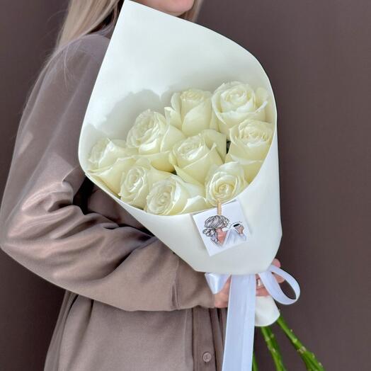 Розы белые 9 штук