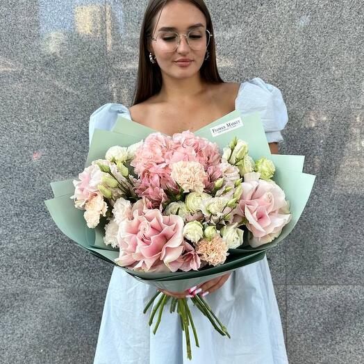 Авторский нежный букет