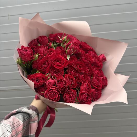 Букет из кустовых роз