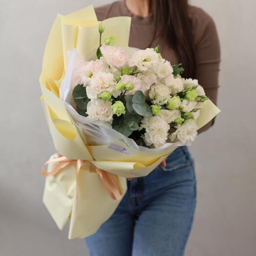 Bouquet with lisianthus