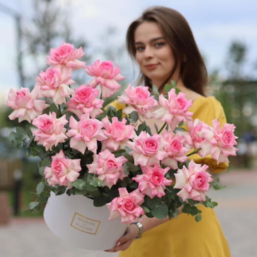 Французские розы в коробке