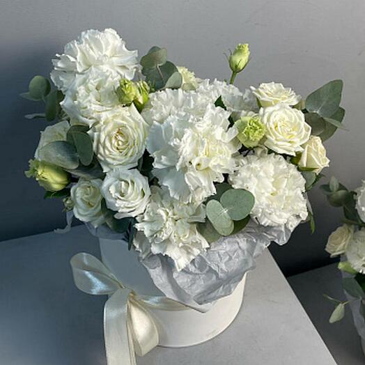 Букет в шляпной коробке White box S