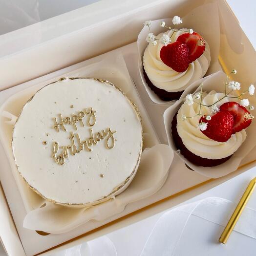 Bento cake and 2 cupcakes "Happy Birthday"