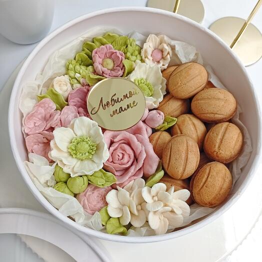 Зефирные цветы и орешки для мамы