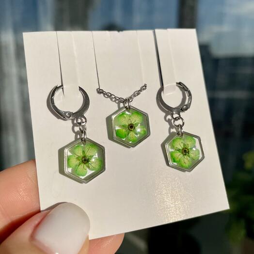 Украшения из смолы зеленая спирея
