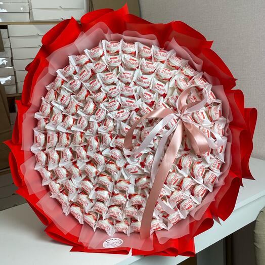 Букет из 121 конфеты рафаэлло