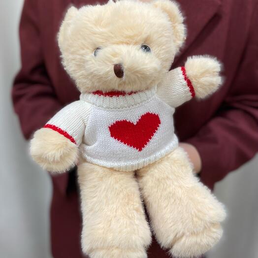 Игрушка мишка в свитере с сердечком