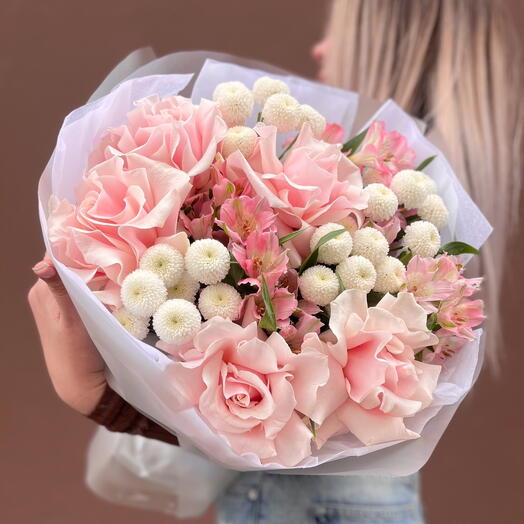 Blosom. Букет с французскими розами, альстромериями и хризантемами