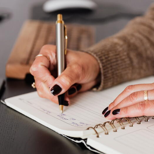 Онлайн-курс по улучшению почерка Учусь писать снова (Подарок для мамы)