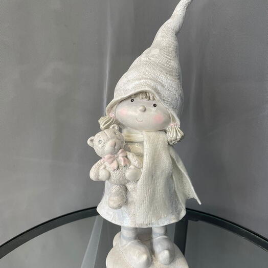 Девочка с мишкой