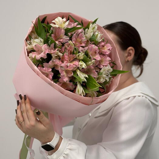 Микс нежных альстромерий