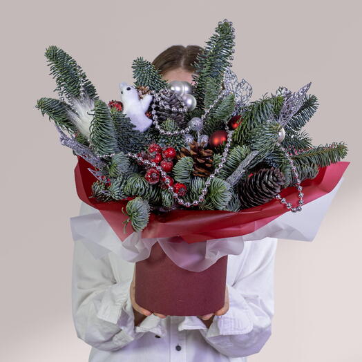 Новогодняя композиция с ароматным нобилисом и ярким декором. Арт.361