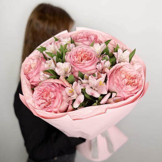Пионовидные розы Pink xpression и альстромерия