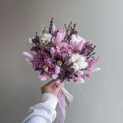 Яркий букет с гортензией и лавандой