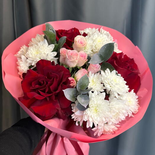 Букет из французских роз и хризантем 💐