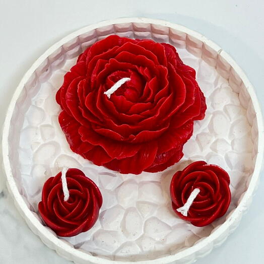 Яркий комплимент красная свеча