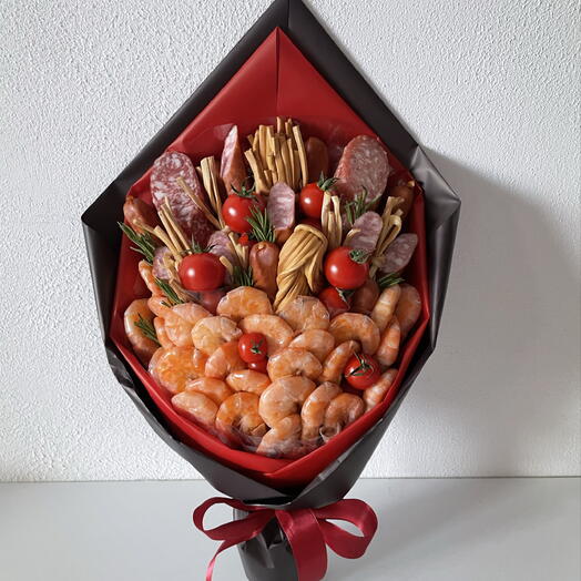 Мужской букет с колбаской и креветками
