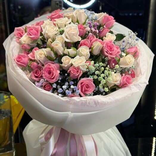 Spray rose and colored gypsum