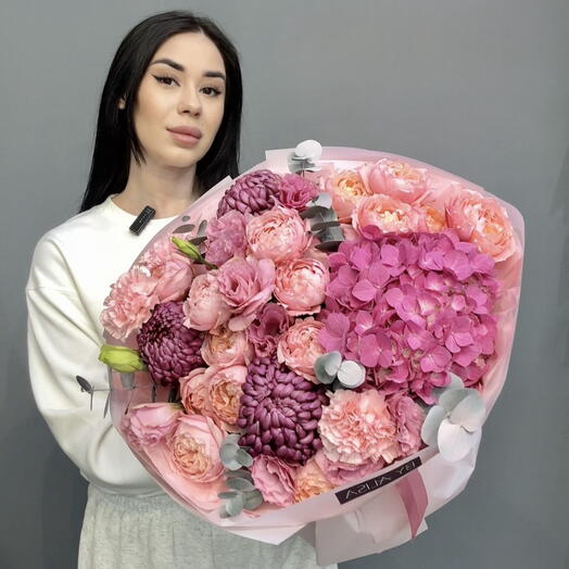 Нереально шикарный букет с акцентом на гортензии