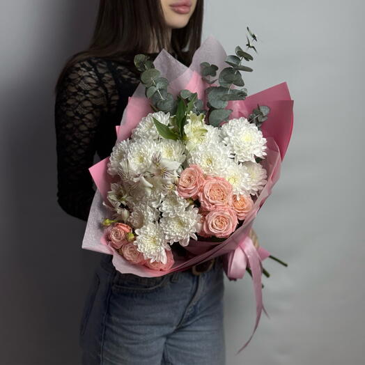 Author's bouquet Harmony with bush rose and chrysanthemum