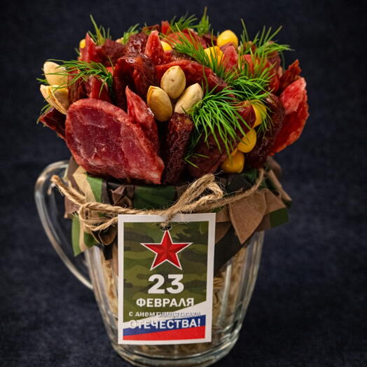Бокал мужской с закусками и арахисом