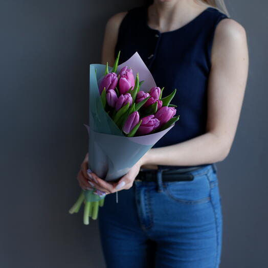 Монобукет из 11 сиреневых тюльпанов