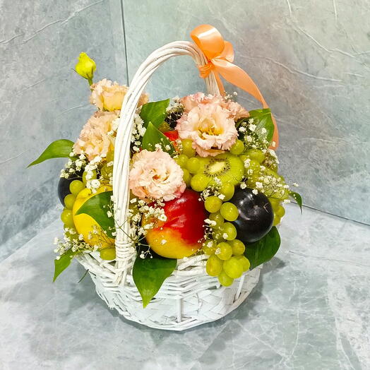 Корзина с фруктами, букет из фруктов