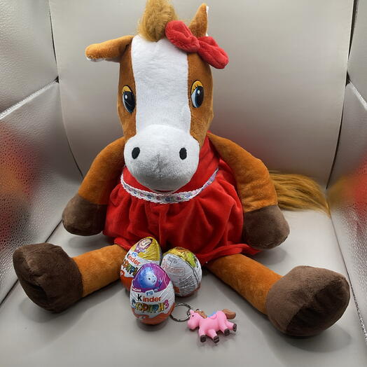 Лошадка с kinder сюрпризом на 8 марта