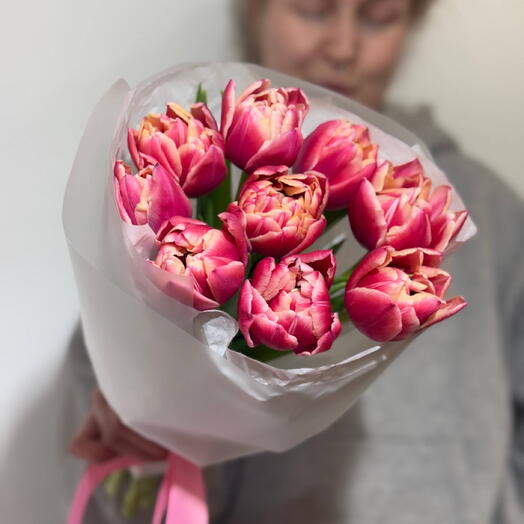Букет из 9 пионовидных тюльпанов