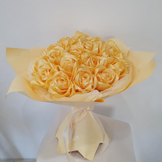 Букет из 25 жёлтых роз