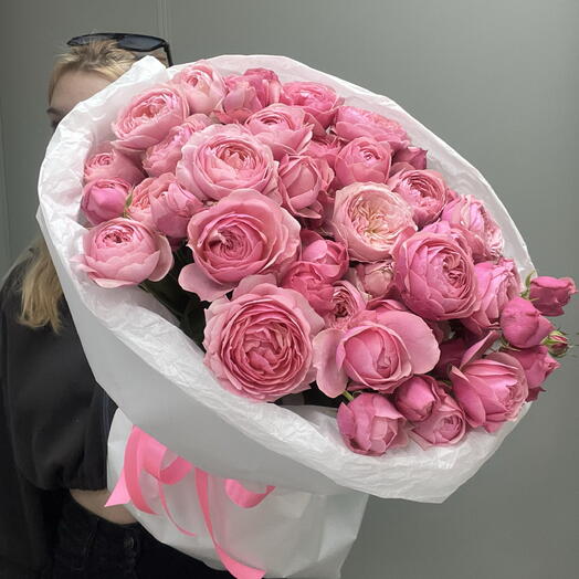 Букет из 17 пионовидных кустовых роз Silva Pink