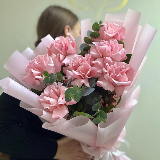 Нежные французские розы с эвкалиптом