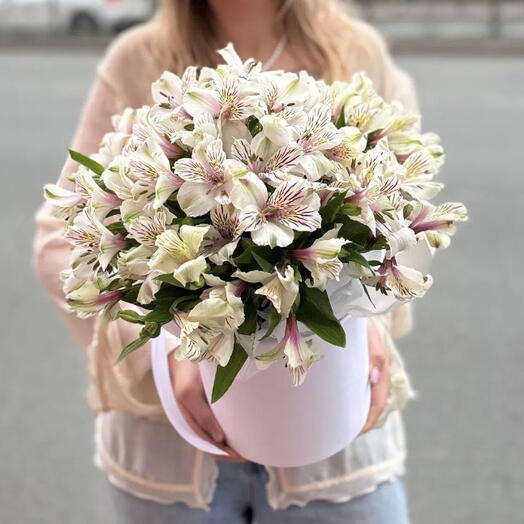 Композиция из альстромерий