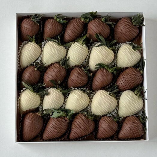 Classic Duo Chocolate Strawberry Box
