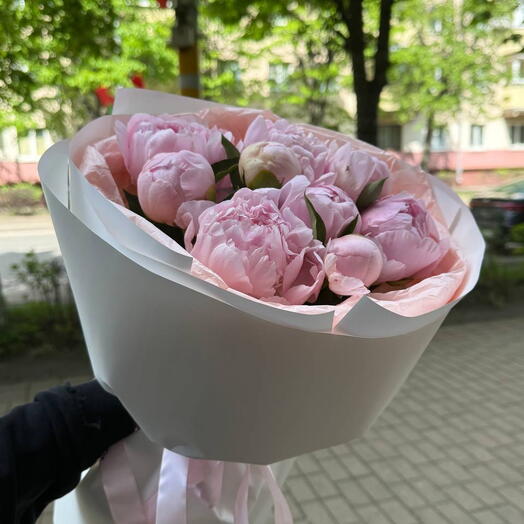 Букет из пионов